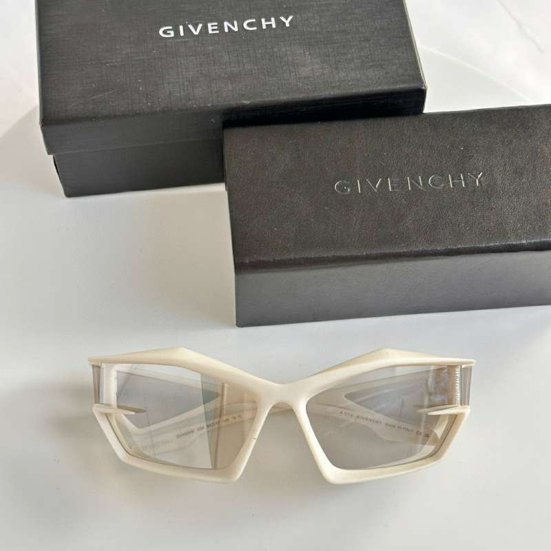 Picture of Givenchy Sunglasses _SKUfw56808182fw
